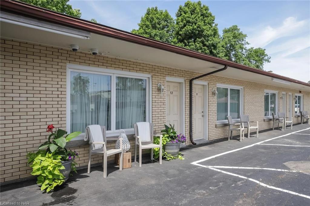 Falls Manor Hotel 2*